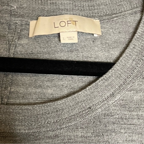 Ann Taylor Loft Top - Picture 3 of 4